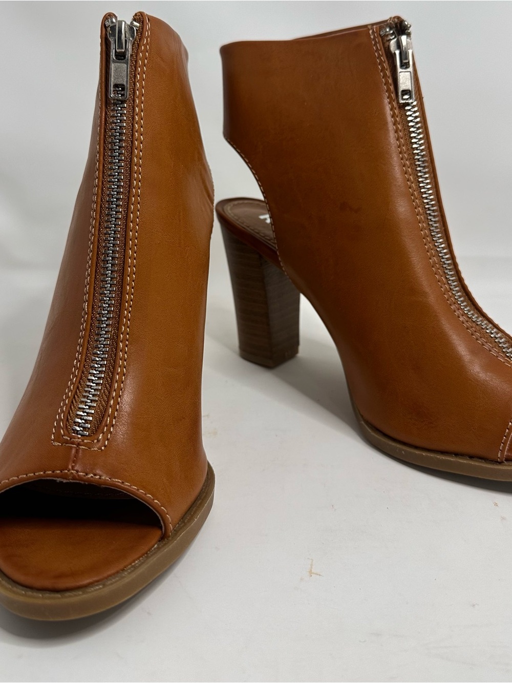Report Tan Leather Peep-Toe Zip Block-Heel Booties Size 7